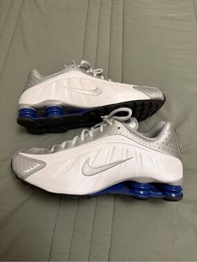 Nike Shox (Men Size 10,Worn Once)
